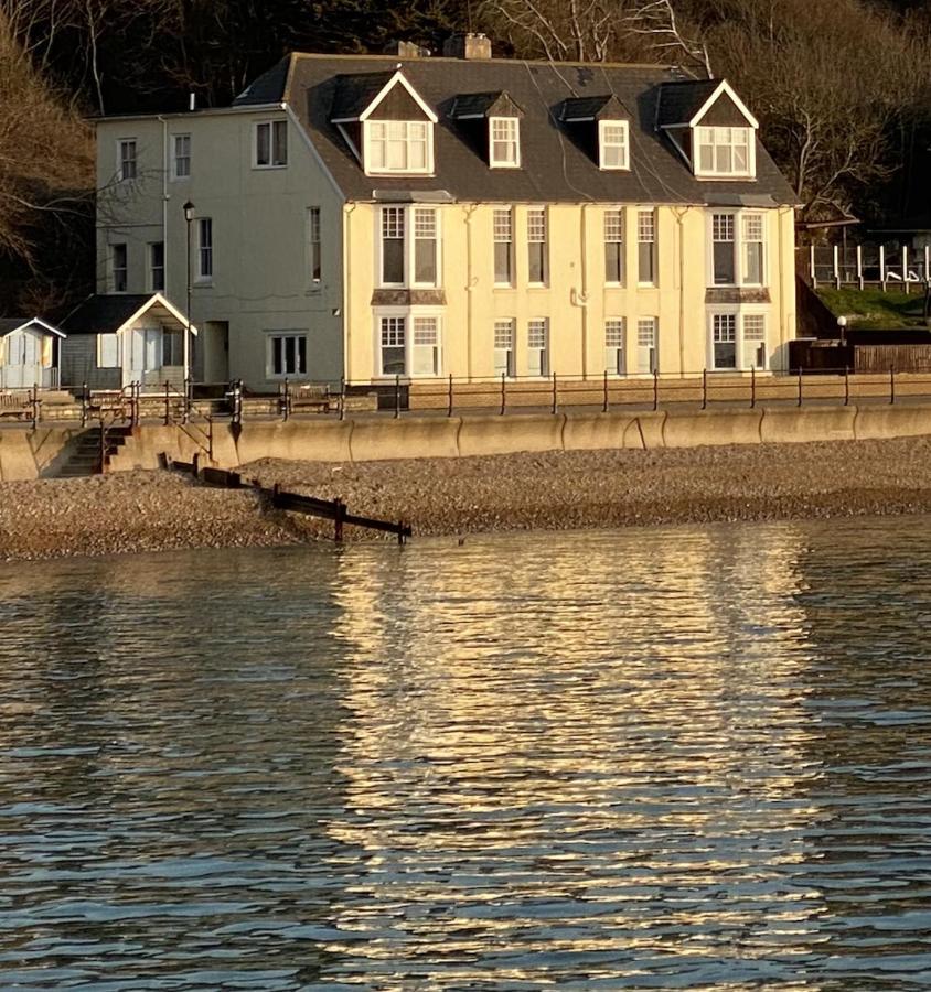 Promenade Apartment With Own Beach Hut Totland Εξωτερικό φωτογραφία